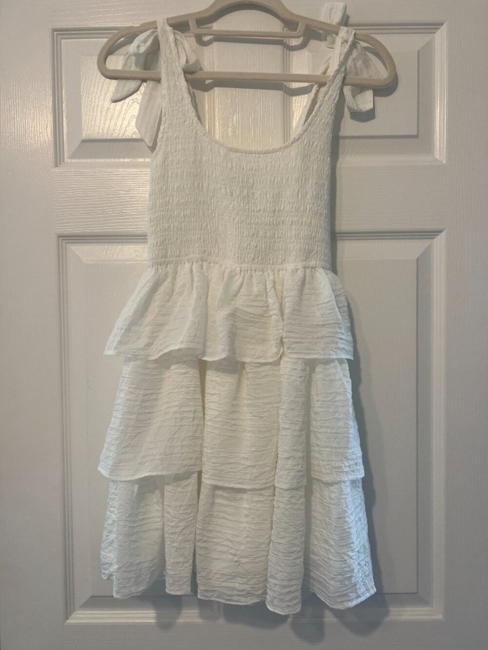 B. Haute by L. Bartlett White Smocked Tiered Ruffle Tie-Strap Mini Dress Size XS